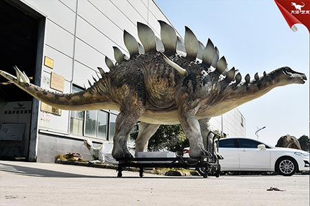 大型劍龍游樂園里的仿真恐龍模型